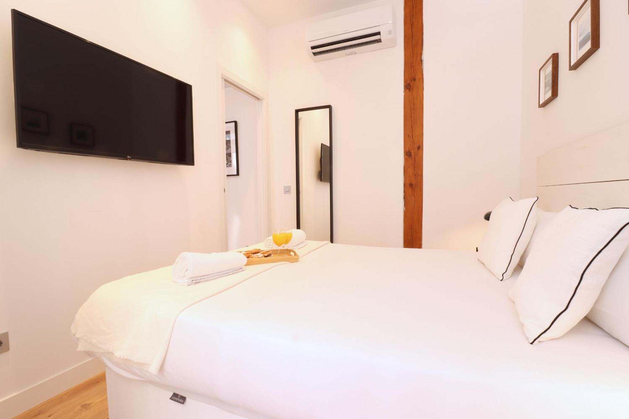 Reina Sofia Suite I มาดริด ภายนอก รูปภาพ