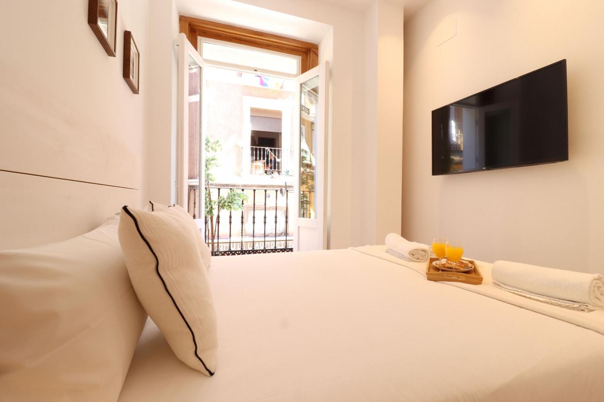 Reina Sofia Suite I มาดริด ภายนอก รูปภาพ