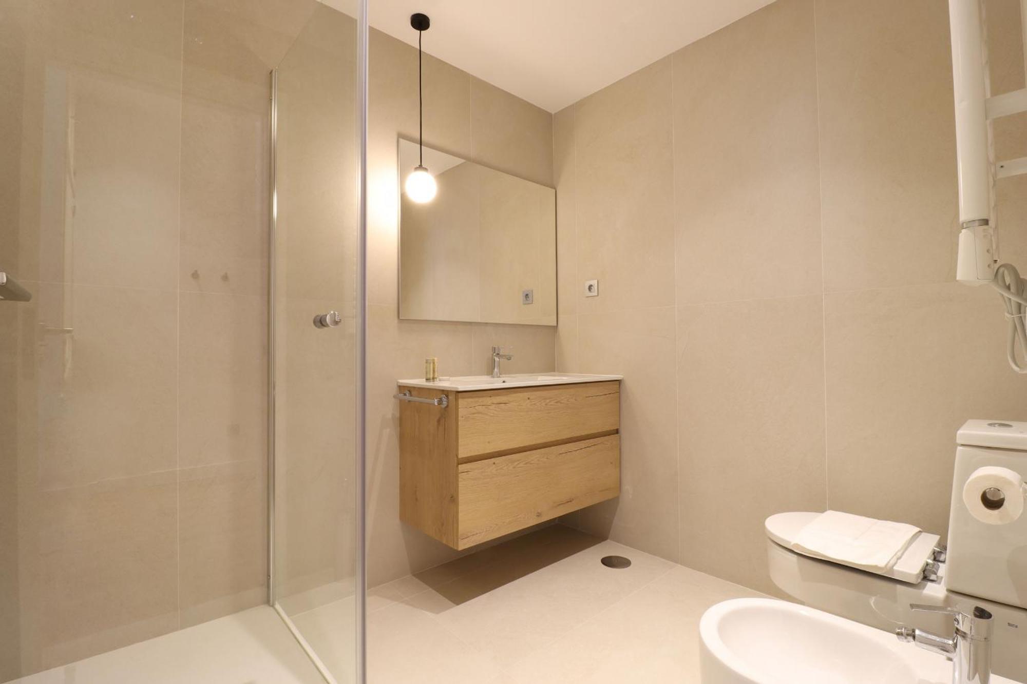 Reina Sofia Suite I มาดริด ภายนอก รูปภาพ